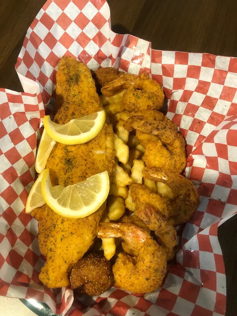 Experience the vibe of Faimus Wings in Belle Glade, Florida.